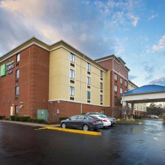 Holiday Inn Express Hotel & Suites Columbus Airport By IHG