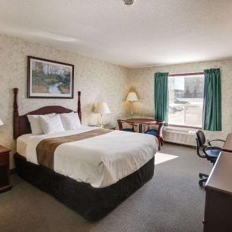 Ramada by Wyndham Nisku Edmonton Airport Thumbnail