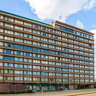 Quality Inn & Suites Cincinnati Downtown Thumbnail