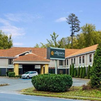 La Quinta Inn & Suites by Wyndham Radford Thumbnail