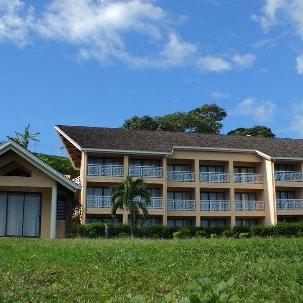 Tiki Hotel Hospitality School of Tahiti Thumbnail
