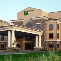 Holiday Inn Express and Suites Redding By IHG