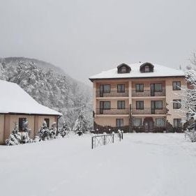 Bogolvar Retreat Resort - Курорт для усамітнення "Богольвар" Thumbnail