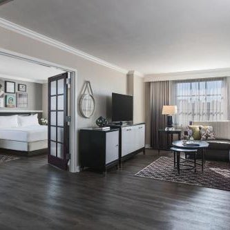 The Lindy Renaissance Charleston Hotel Thumbnail