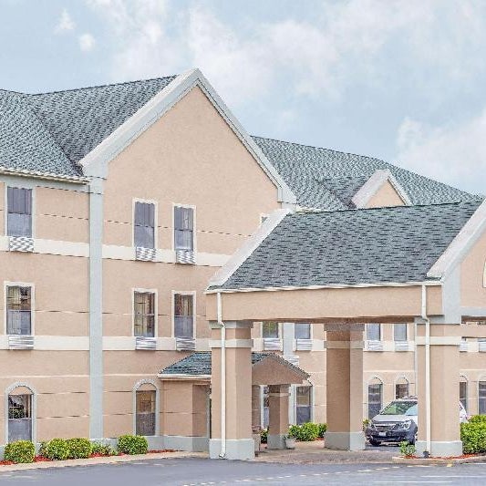 Super 8 by Wyndham Freeport Thumbnail