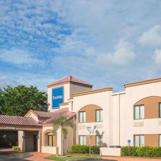 Travelodge by Wyndham Fort Myers Airport Thumbnail