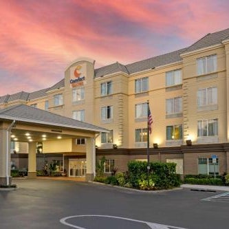 Comfort Suites Near Universal Orlando Resort Thumbnail