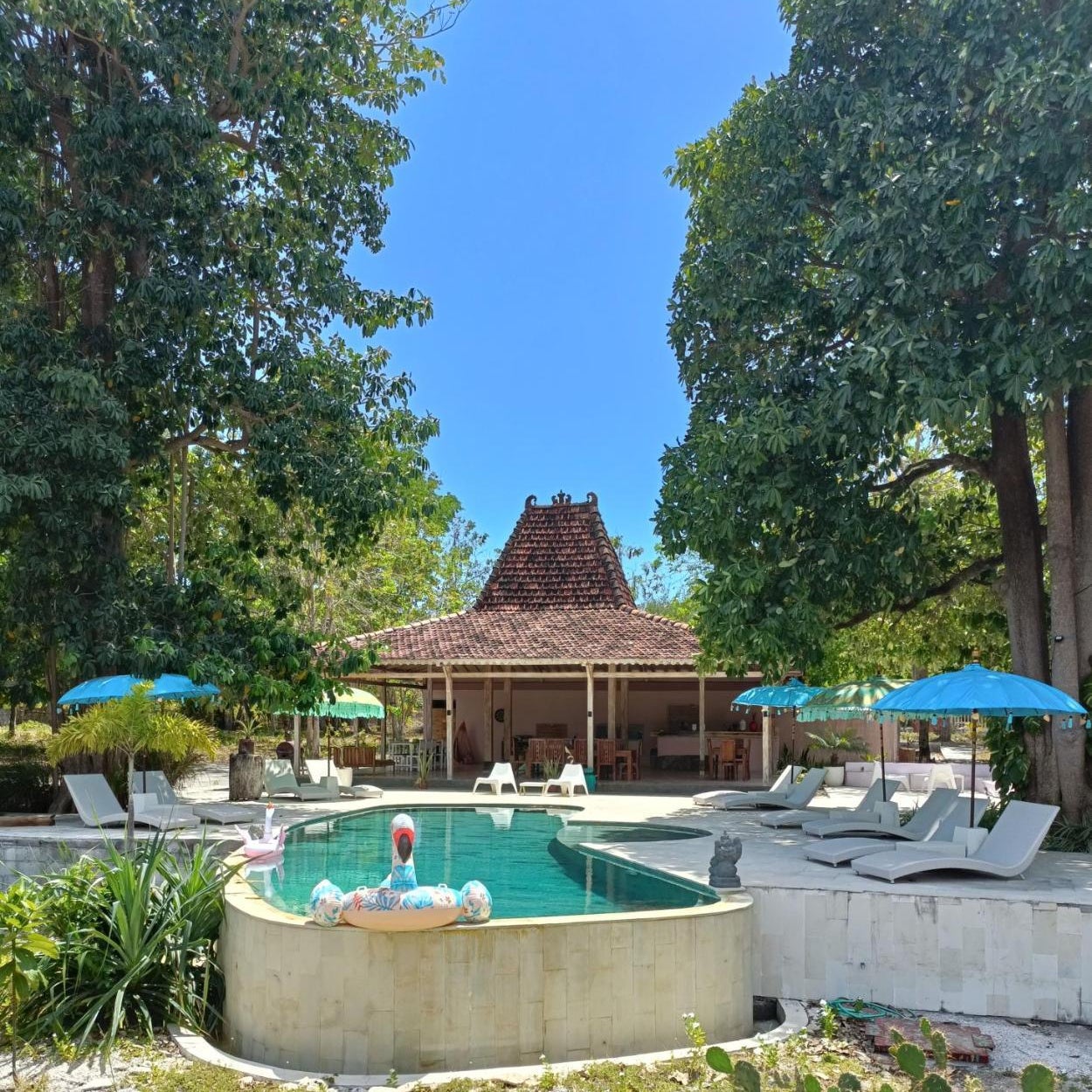 Maleo Moyo Hotel & Dive Resort