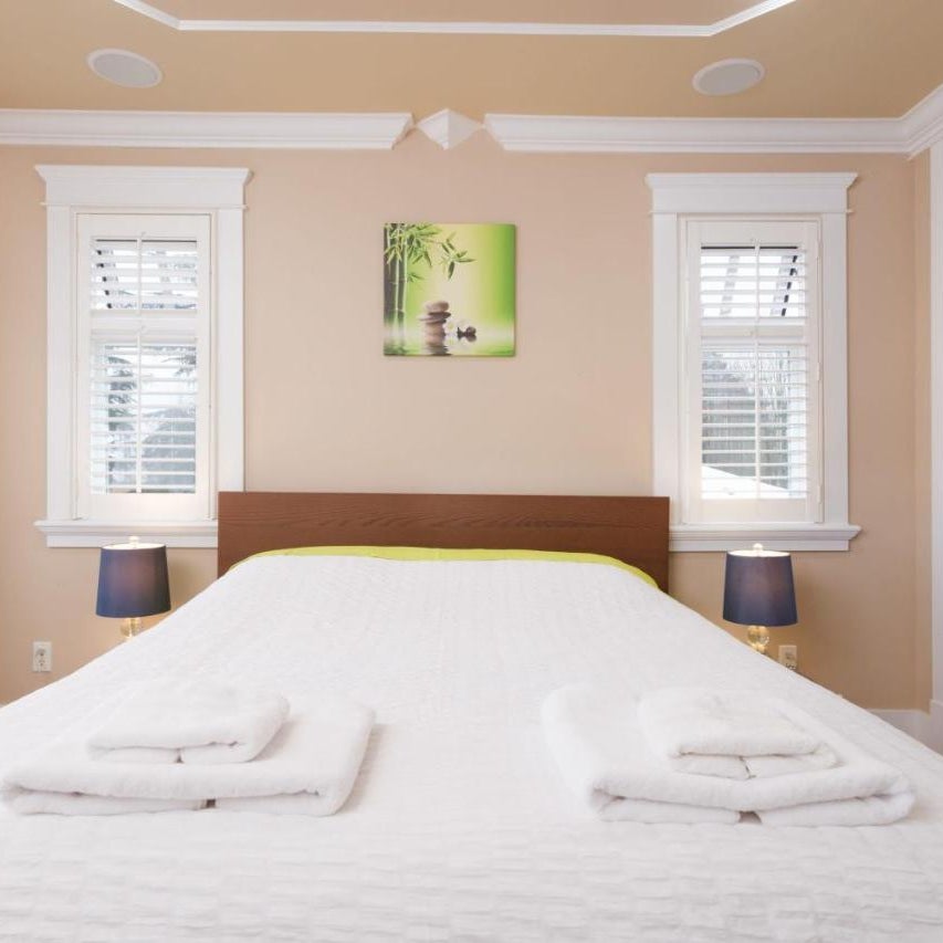 Deluxe Room with Ensuite Washroom in Villa Thumbnail
