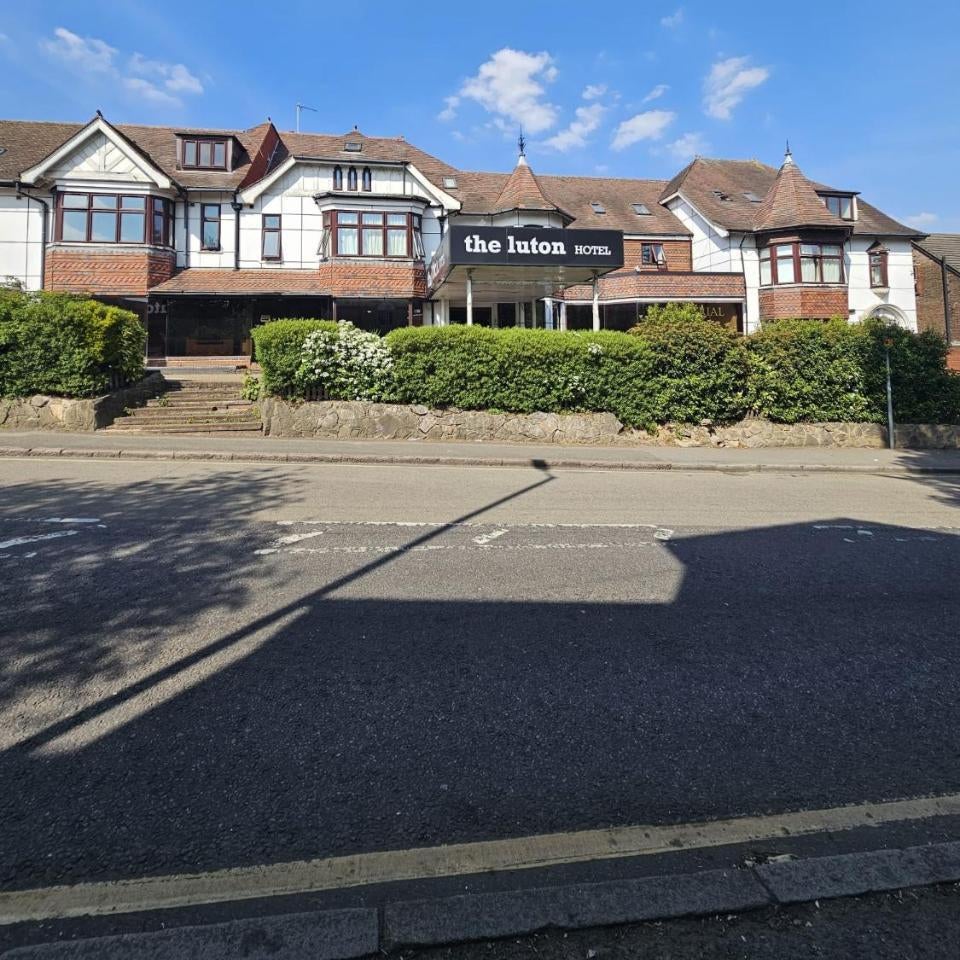 OYO The Luton Hotel Thumbnail