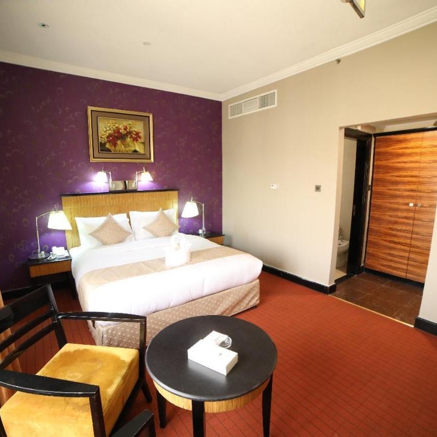 CREEK Hotel