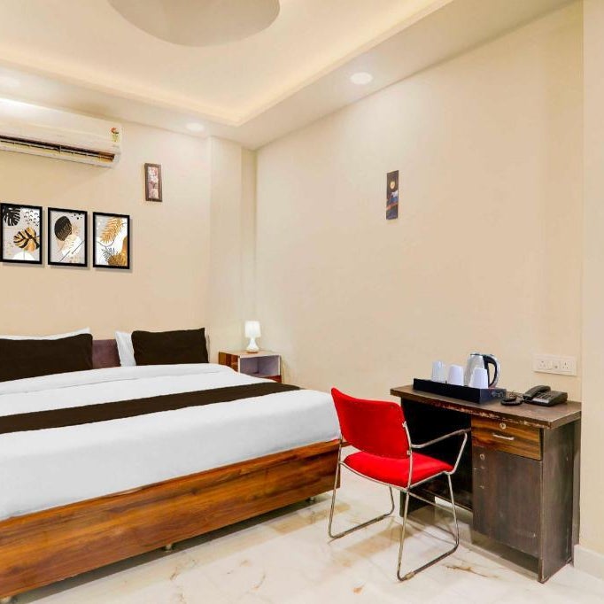 Super Townhouse Rawatpur Metro Station