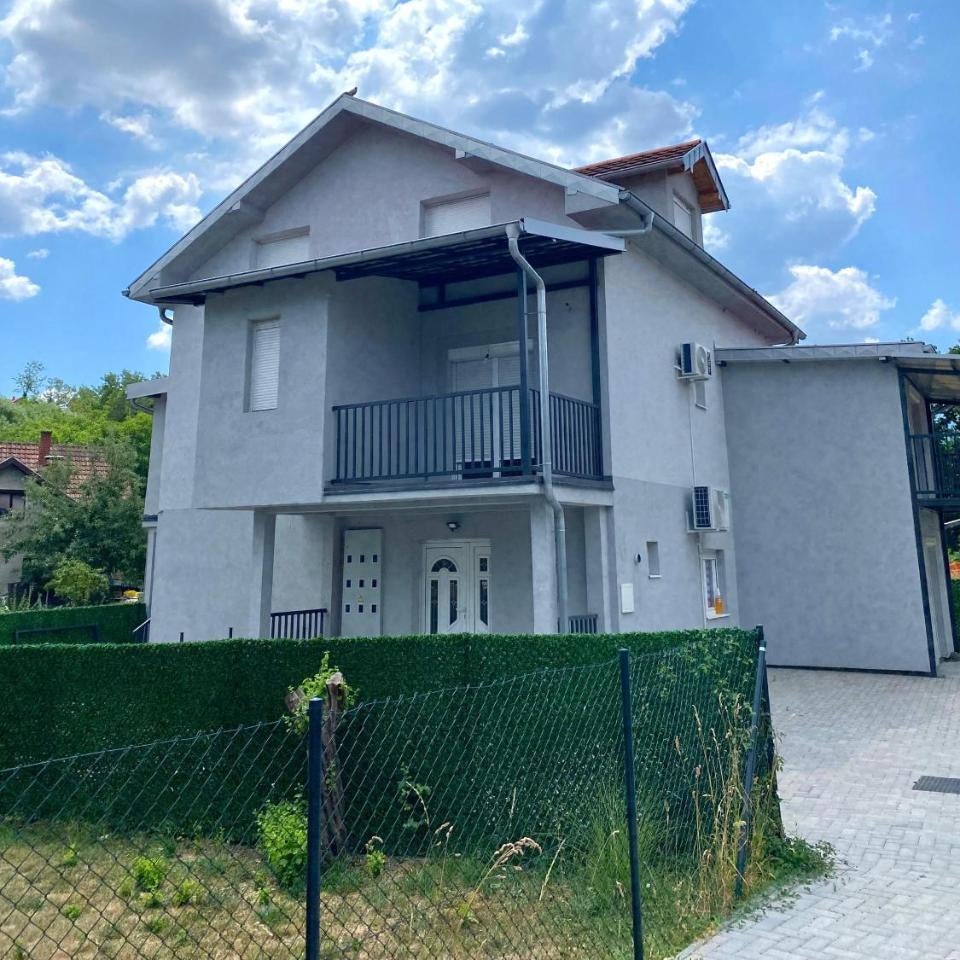 Apartman Porodična priča