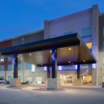 Holiday Inn Express & Suites Great Bend By IHG Thumbnail