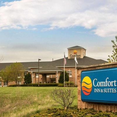 Comfort Inn & Suites In Fenton Thumbnail