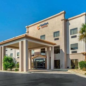 Comfort Suites near Robins Air Force Base