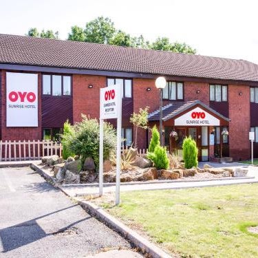 OYO Sunrise Hotel, A46 N Leicester