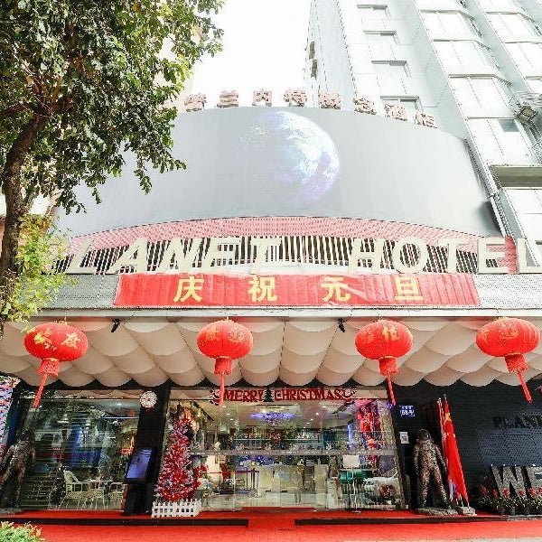 Planet Hotel