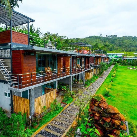 Baan Boom Boxes Resort