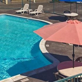 Quality Inn & Suites near Downtown Bakersfield