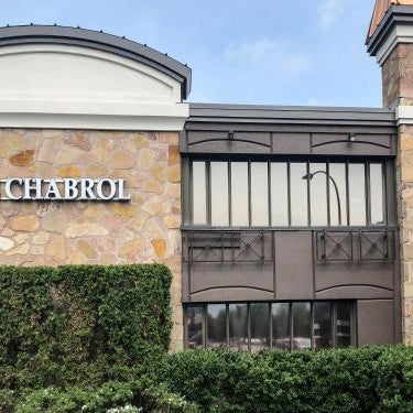Le Chabrol Hotel & Suites Thumbnail