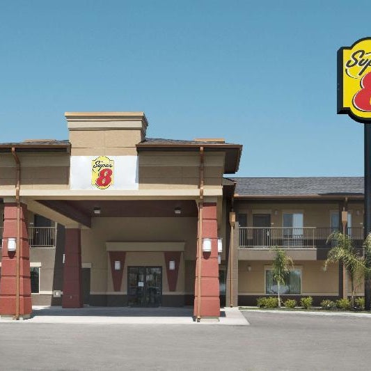 Super 8 by Wyndham Karnes City Thumbnail