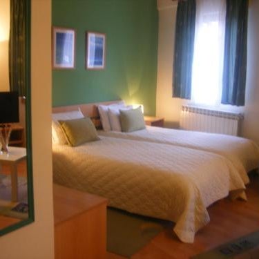 Hotel 7