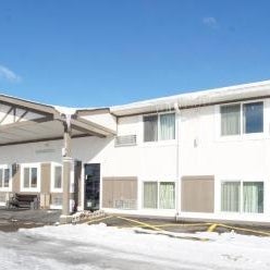Faribault Hometown Inn & Suites Thumbnail