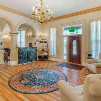 The Carriage House Inn Newport Thumbnail