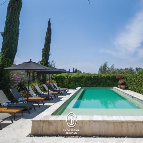 La Santísima Trinidad Thumbnail