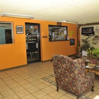 HWY Express Inn & Suites Thumbnail