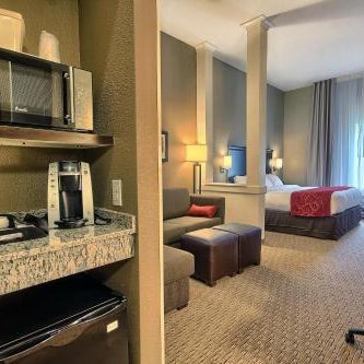 Comfort Suites Marietta Thumbnail