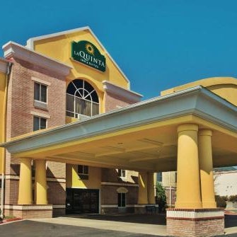 La Quinta Inn & Suites by Wyndham Hot Springs Thumbnail