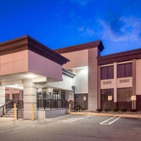 Best Western Paramus Hotel & Suites Thumbnail