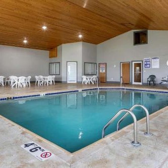 Comfort Inn Dyersville Thumbnail
