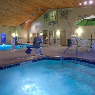 Country Inn & Suites by Radisson, Waterloo, IA Thumbnail