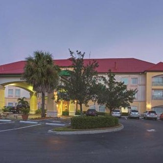La Quinta Inn & Suites by Wyndham Fort Myers Airport Thumbnail