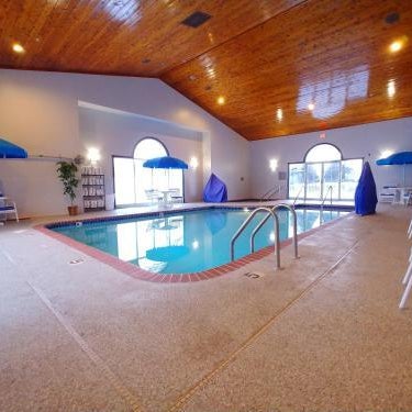 Country Inn & Suites by Radisson, Freeport, IL Thumbnail
