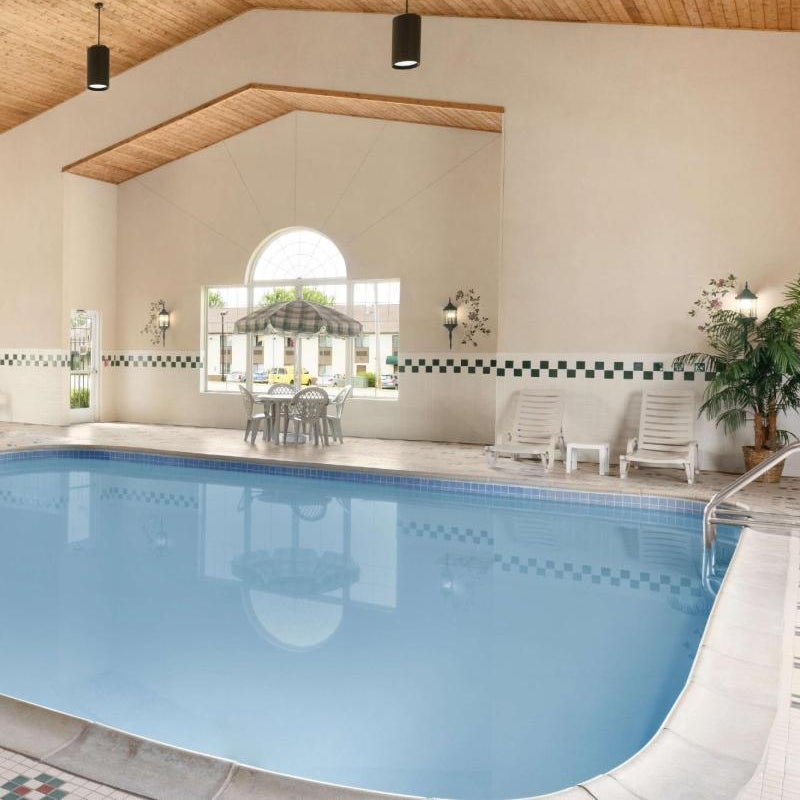 Country Inn & Suites by Radisson, Sycamore, IL Thumbnail