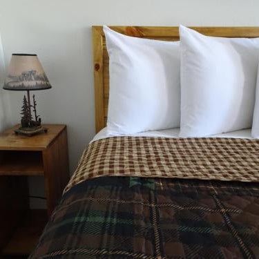 Eagle's Nest Motel Thumbnail