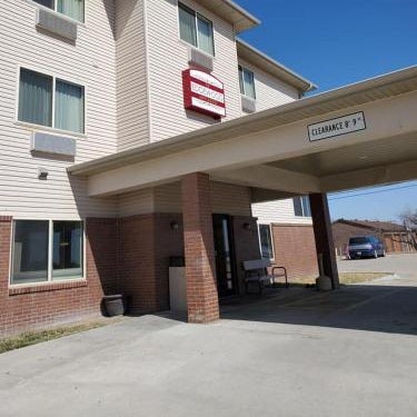 The Edgewood Hotel and Suites Thumbnail