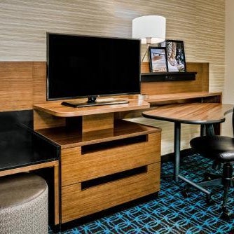 Fairfield Inn & Suites by Marriott Van Thumbnail