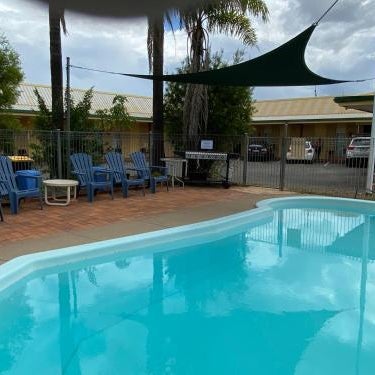 Golden West Motor Inn