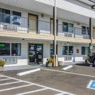 GuestHouse Inn & Suites Montesano Thumbnail