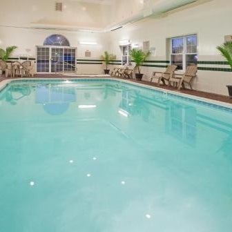 Country Inn & Suites by Radisson, Louisville East, KY Thumbnail