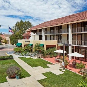 La Quinta Inn & Suites by Wyndham Thousand Oaks Newbury Park Thumbnail