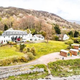 Onich Hotel & Lochside Beach Pods