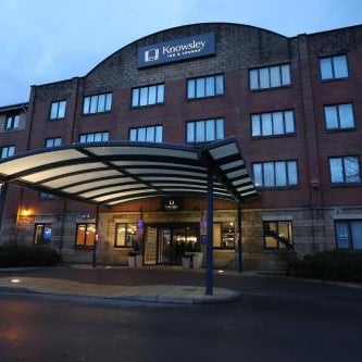 Knowsley Inn & Lounge