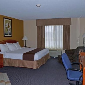 Paola Inn and Suites Thumbnail