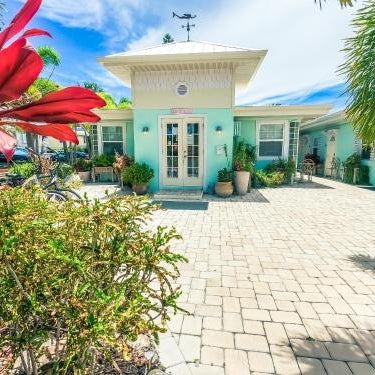 Haley's at Anna Maria Island Inn Thumbnail